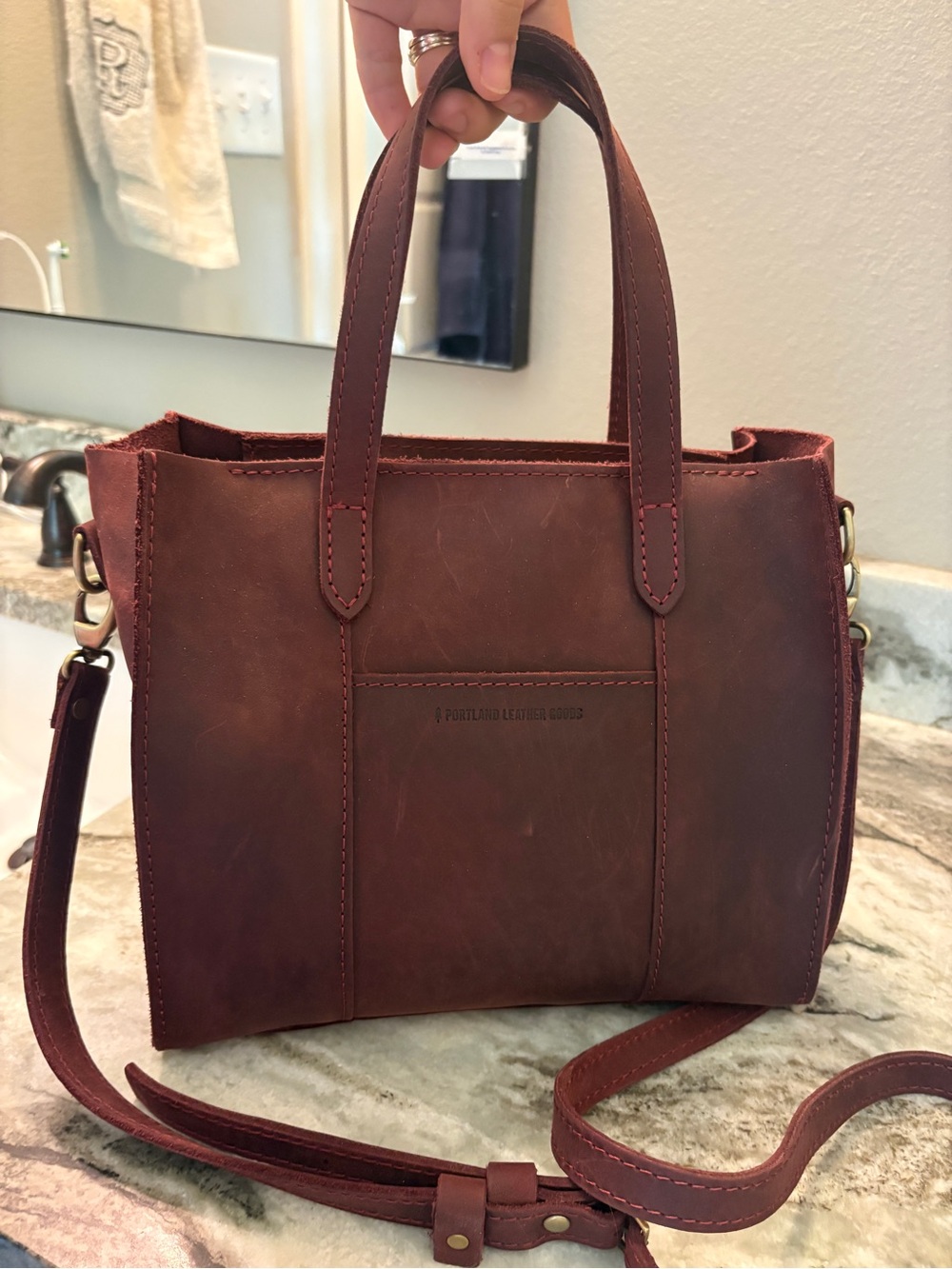 Portland Leather Lola Crossbody tote. - Picture 10 of 11